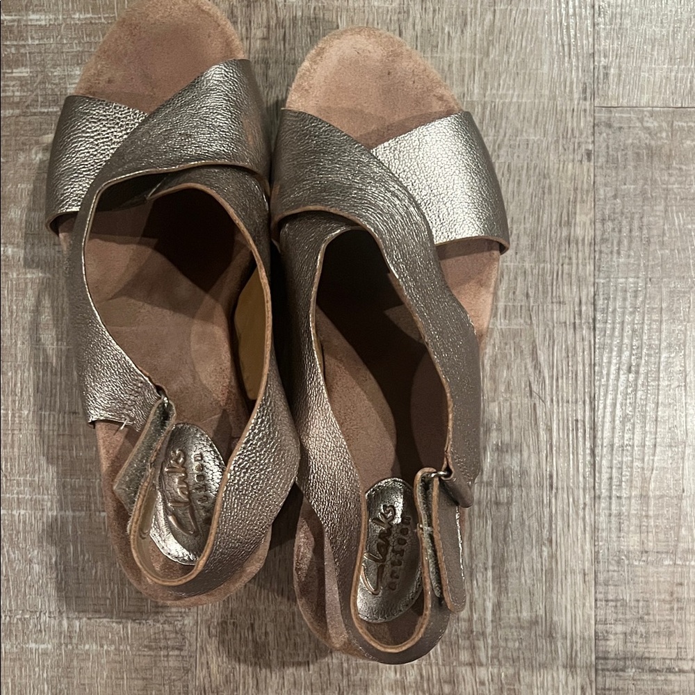 Clarks Women's Champagne Metallic Sandals
